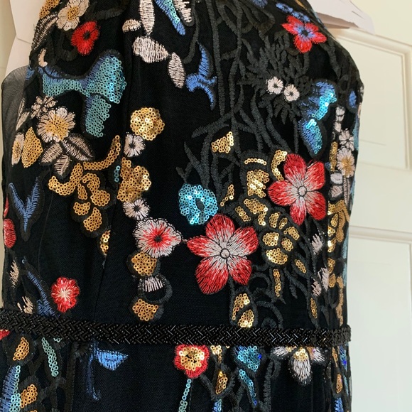 Bronx and Banco dress sequined formal gown. - Picture 5 of 6